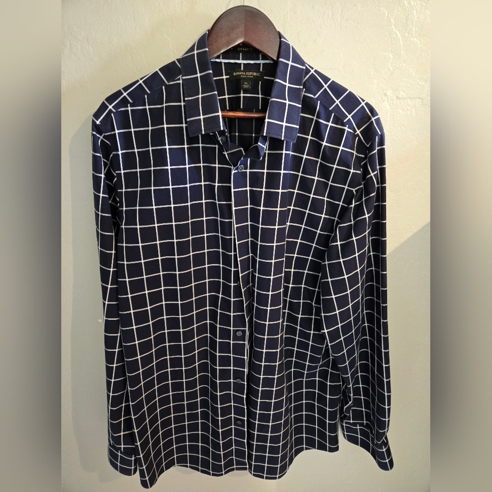 Banana Republic Blue and White Casual Button Down Shirt